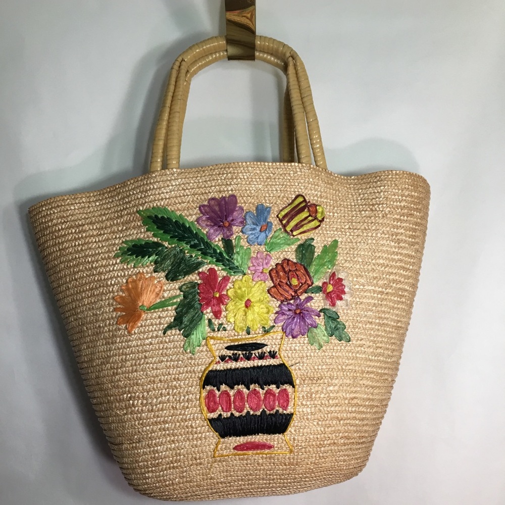 Big Vintage Floral Straw Tote. Waterproof lining